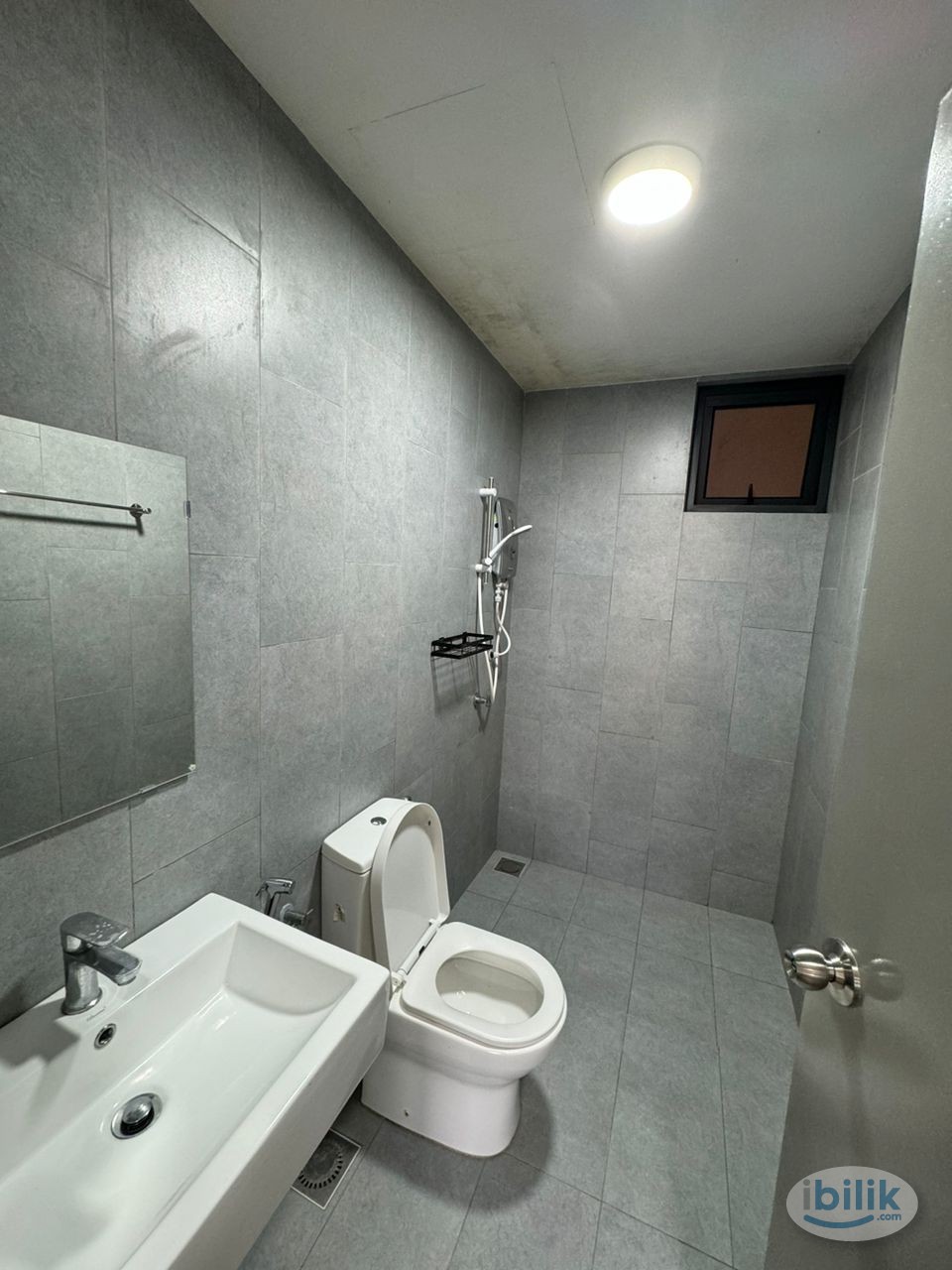Master Room at M Vertica KL City Residences, Cheras - Image 4