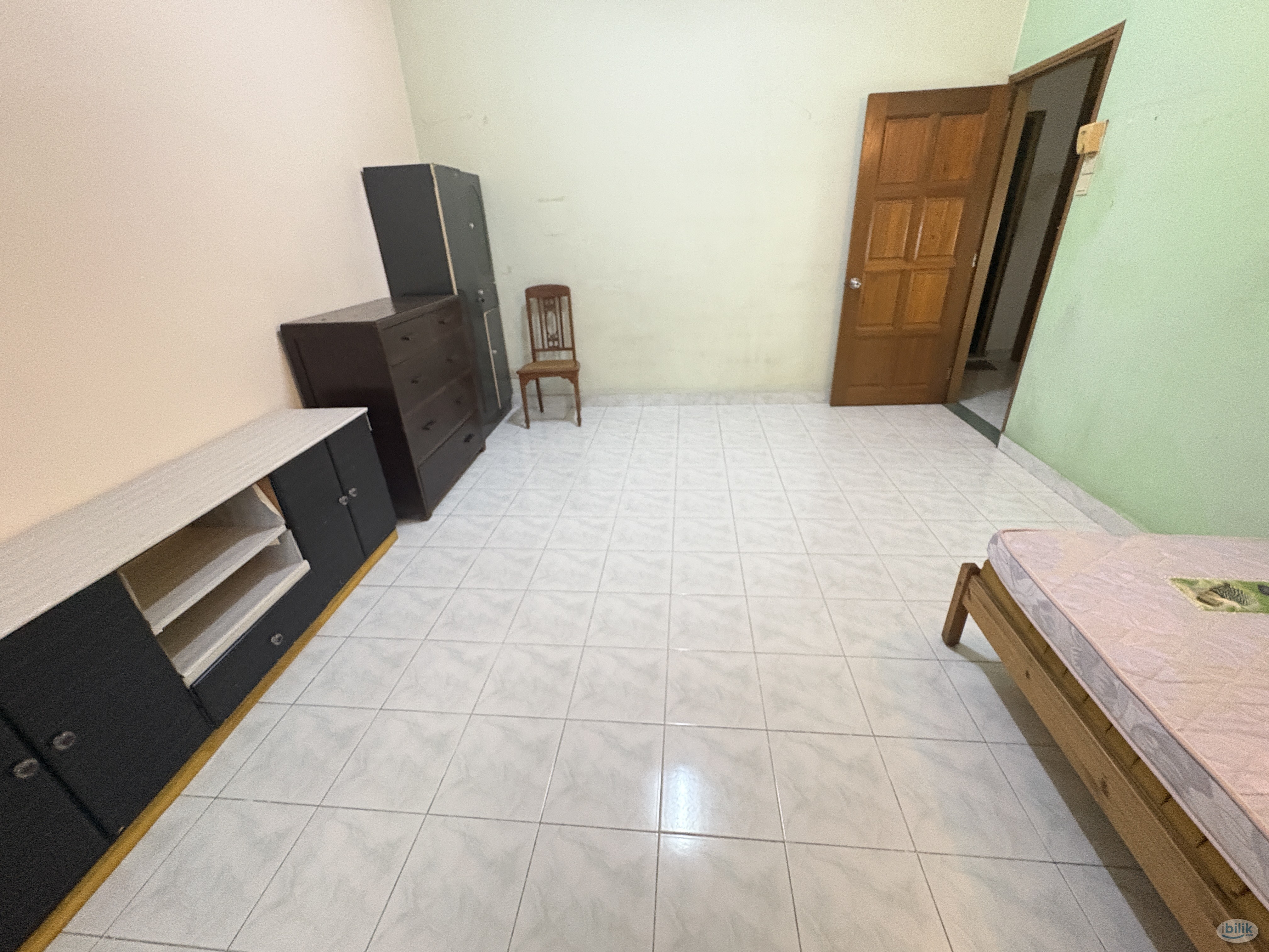 Middle Room at Bangsar Park, Bangsar - Image 3