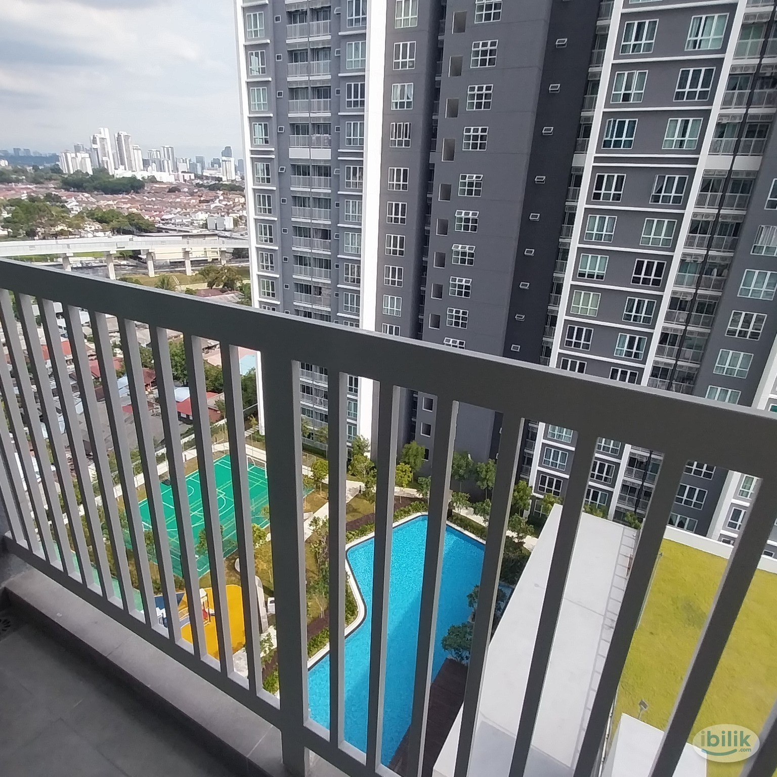 Master Room at 121 Residences, Petaling Jaya - Image 4