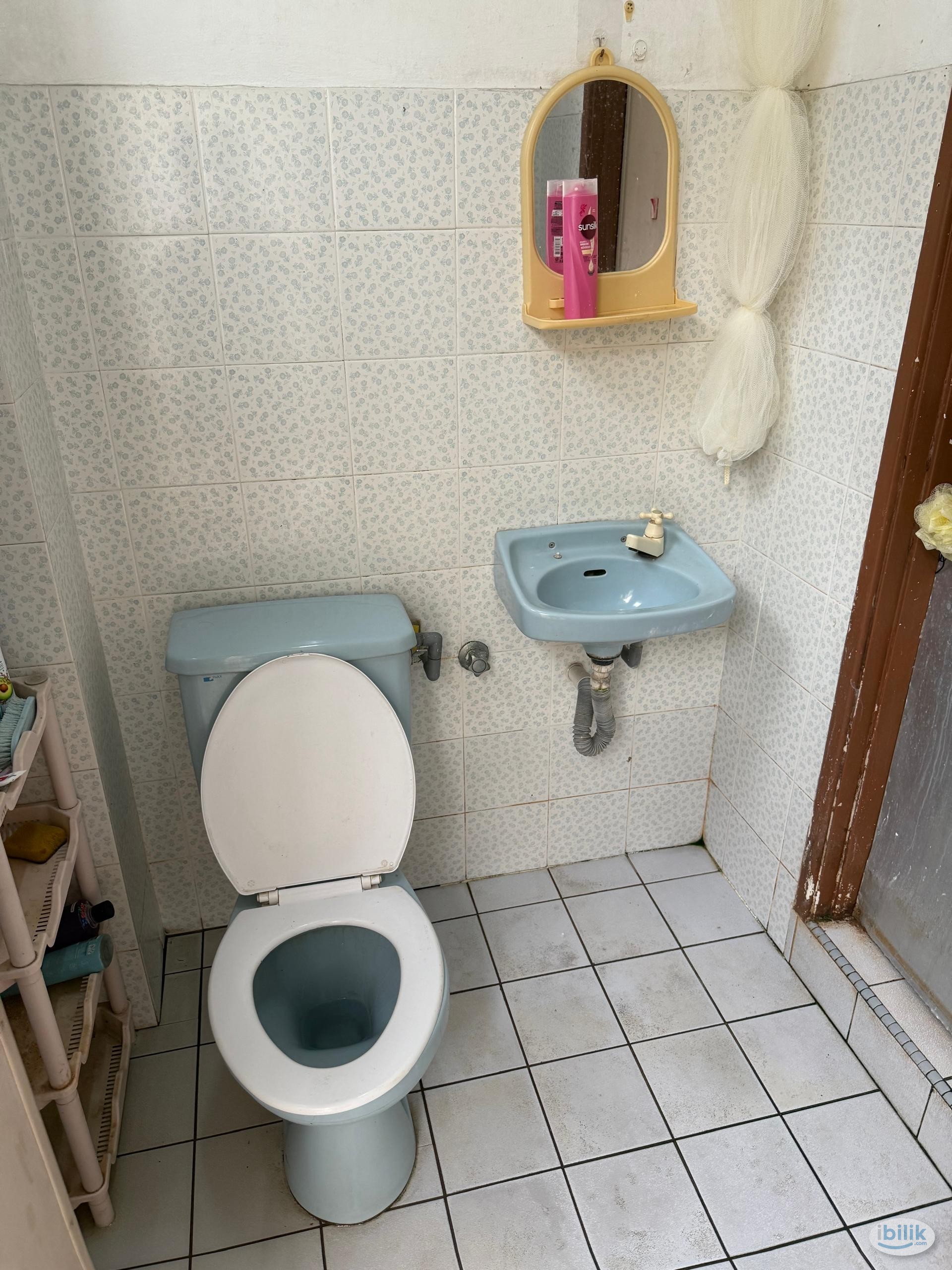 ‼️Low Depo‼️ Middle Room at Bandar Utama - Image 4