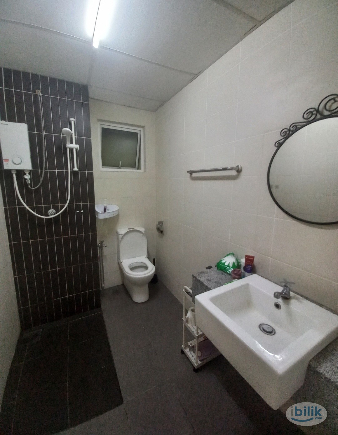 Middle Room at Metropolitan Square, Damansara Perdana - Image 5
