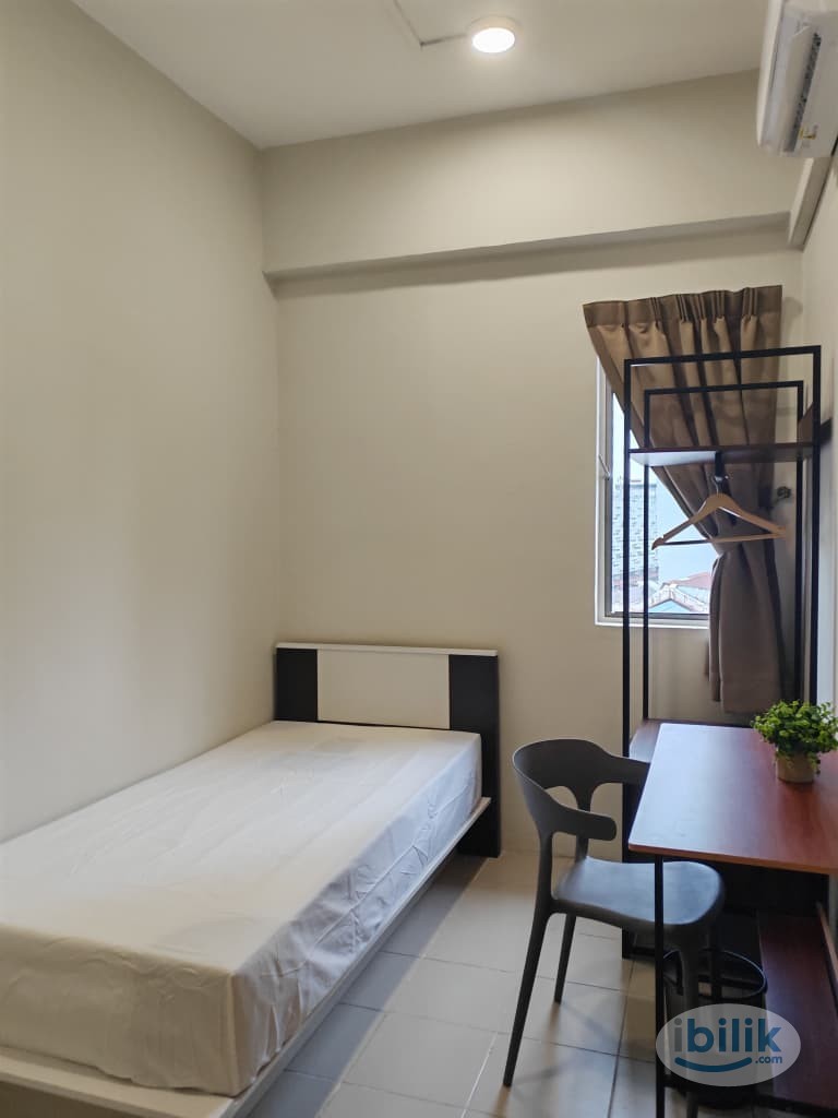 5 Mins Walking Distance To Menara Maybank , Zero Deposit🔥Single Bed Master Room With Private Bathroom , Walking Distance - Image 1