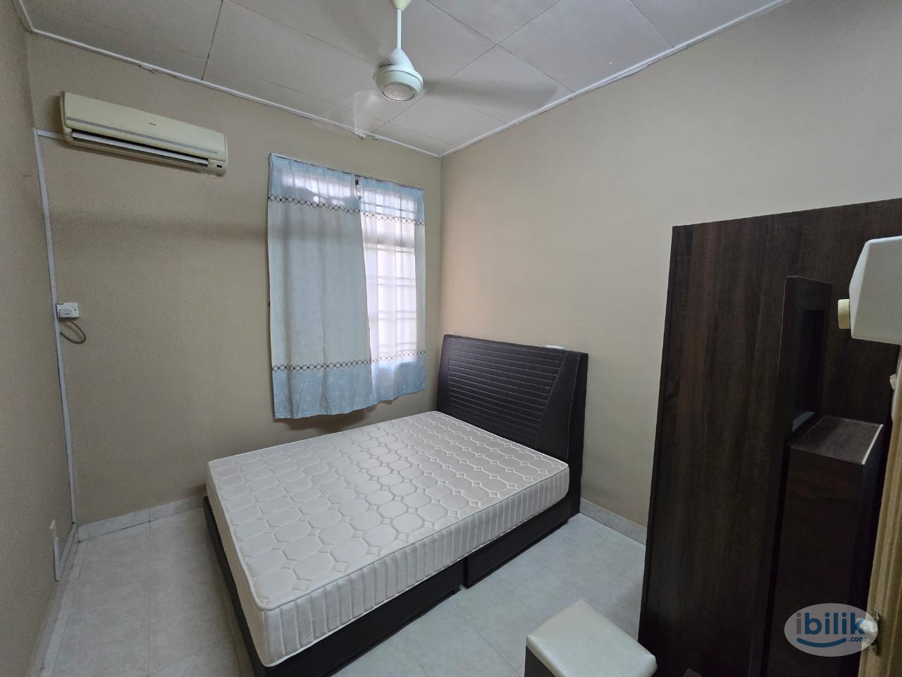 Middle Room at Nusavilla, Skudai - Image 1
