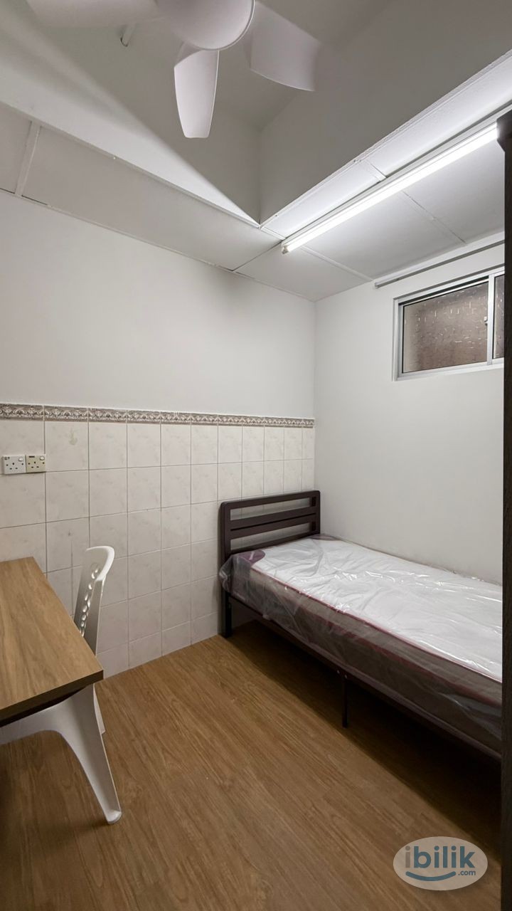 Single Room at Lagoon View, Bandar Sunway - Image 3