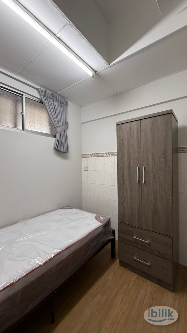 Single Room at Lagoon View, Bandar Sunway - Image 5