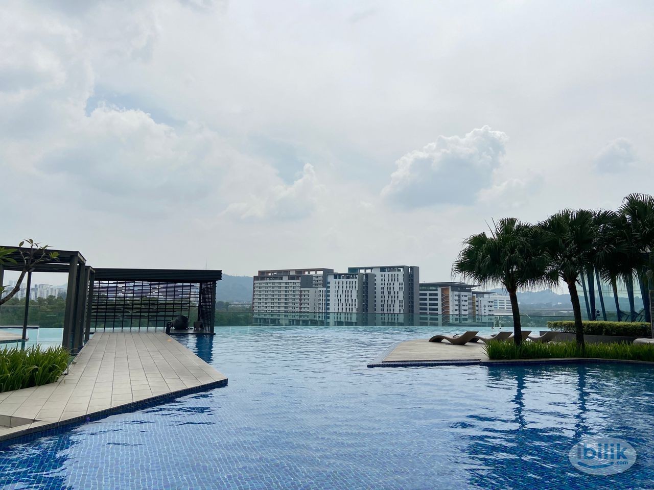 Middle Room at Parkhill Residence, Bukit Jalil - Image 5