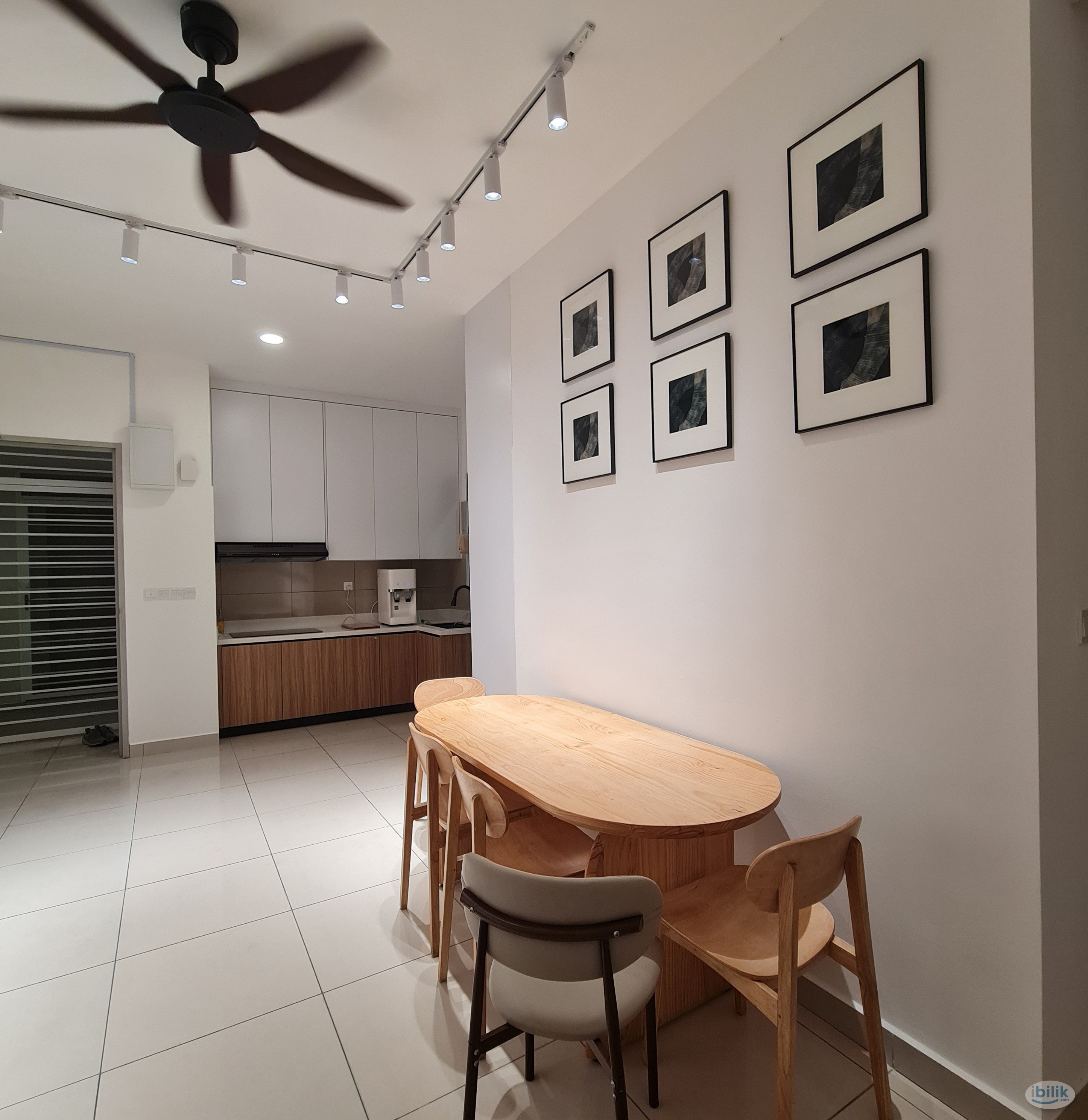 Single Room at Bintang Residensi, Bukit Jalil Microwave Dispenser AirCon - Image 3