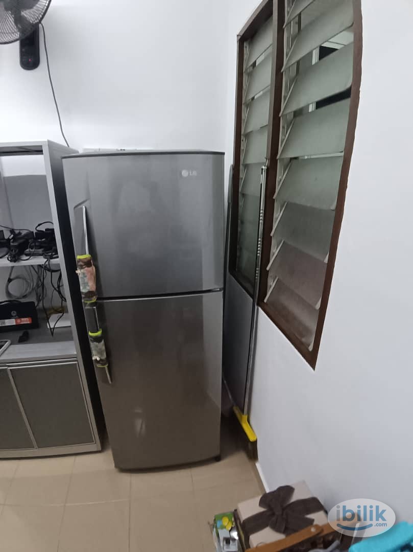 Female room for rent at Taman Besatu @ Kulai - Image 5