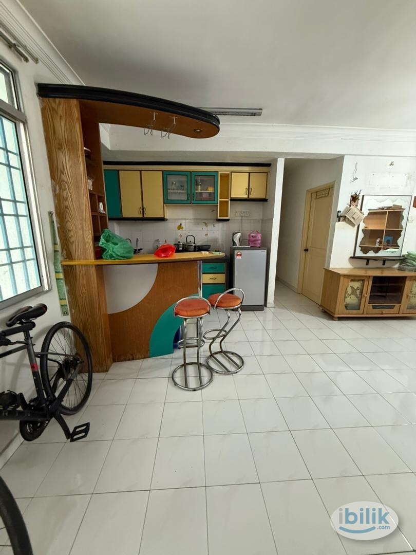 Master Room at Bukit Gambier, Penang - Image 2