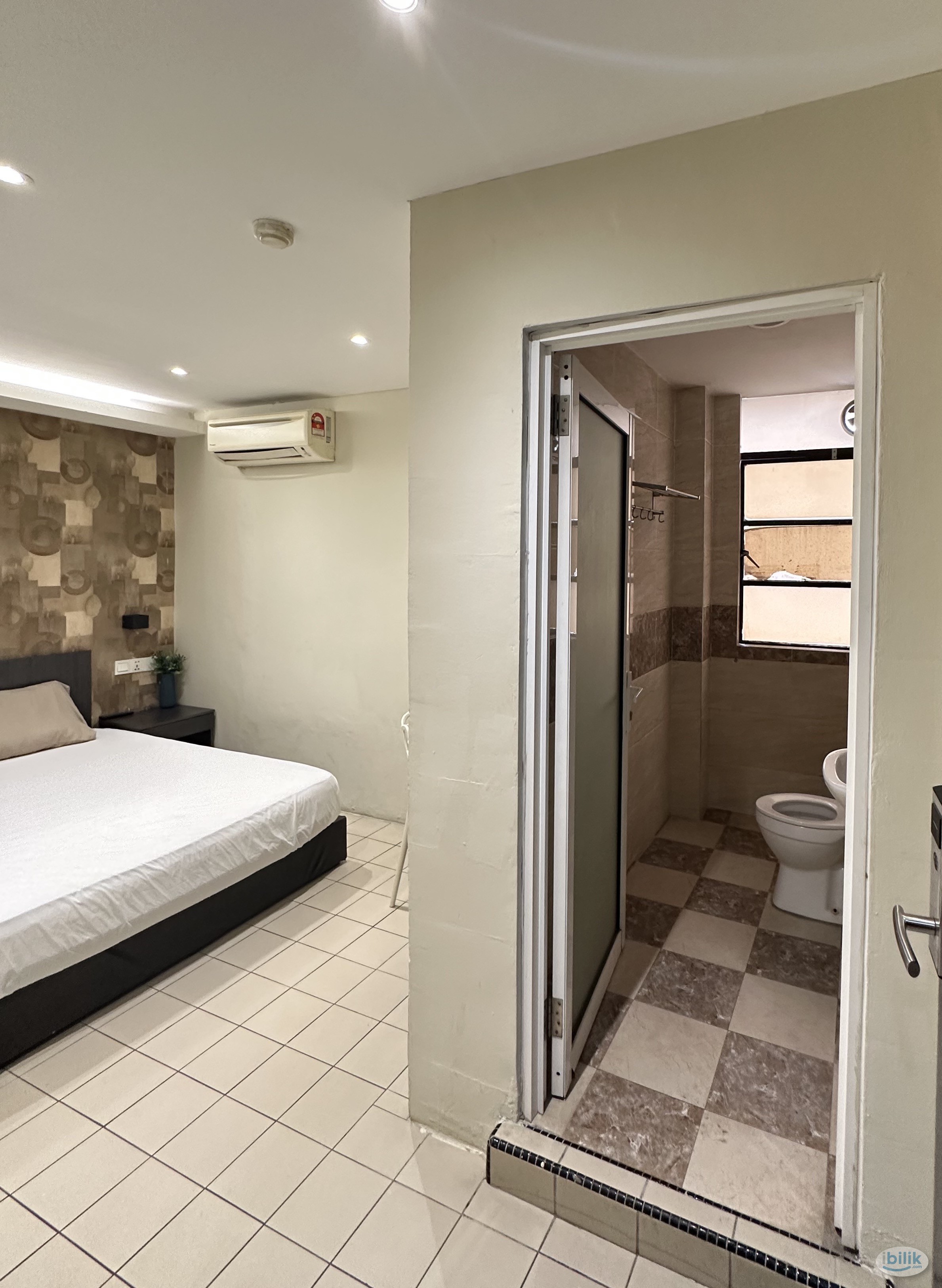 😱‼️MASTER ROOM NEAR BRT MENTARI ‼️ MOVE IN IMMEDIATELY WITH ZERO DEPOSIT 🥵 - Image 2