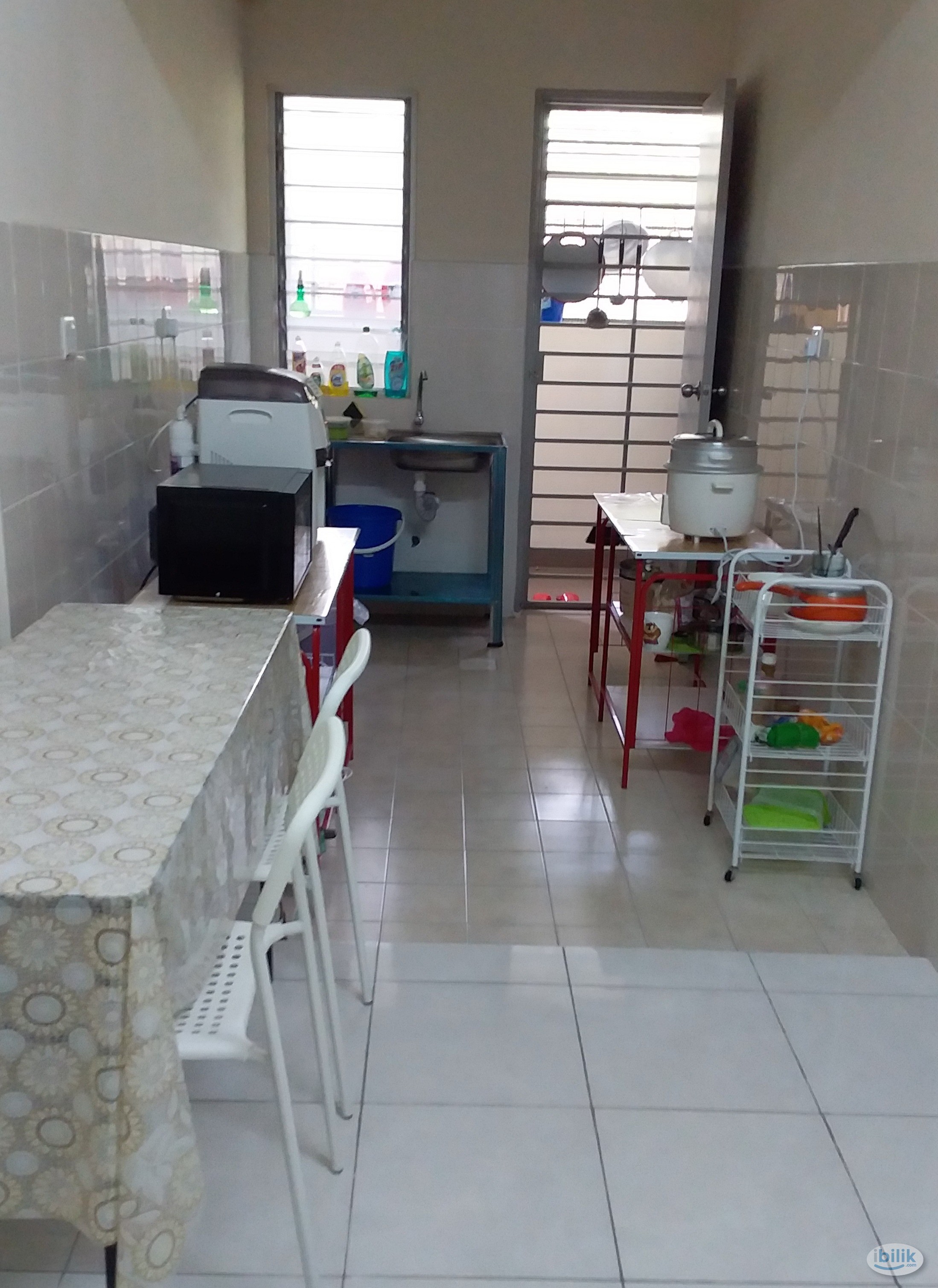 Middle Room, Walking Distance To Sungai Buloh Hospital - Image 2