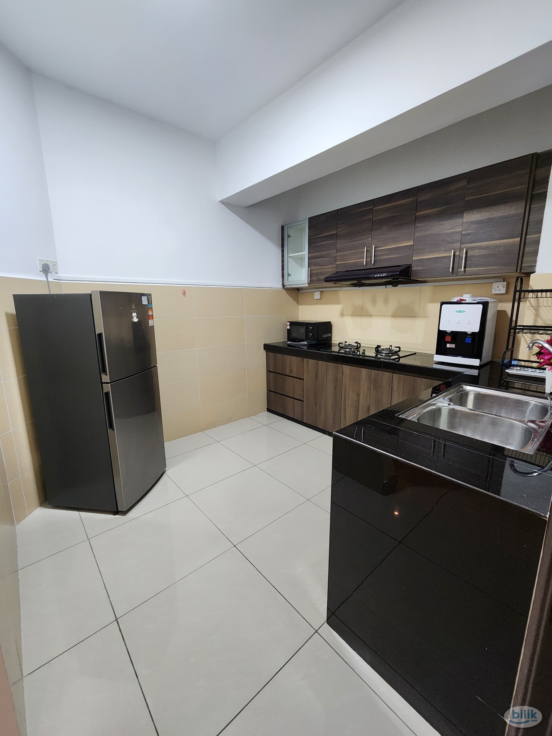 Female Single Room |  6 Mins Shopping Mall Access | Direct Access to BRT/LRT USJ 1 | All Utilities Covered | Fully Furni - Image 4