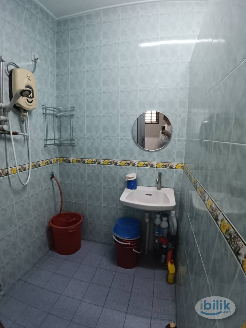 Female room for rent at Taman Bersatu @ Kulai - Image 2