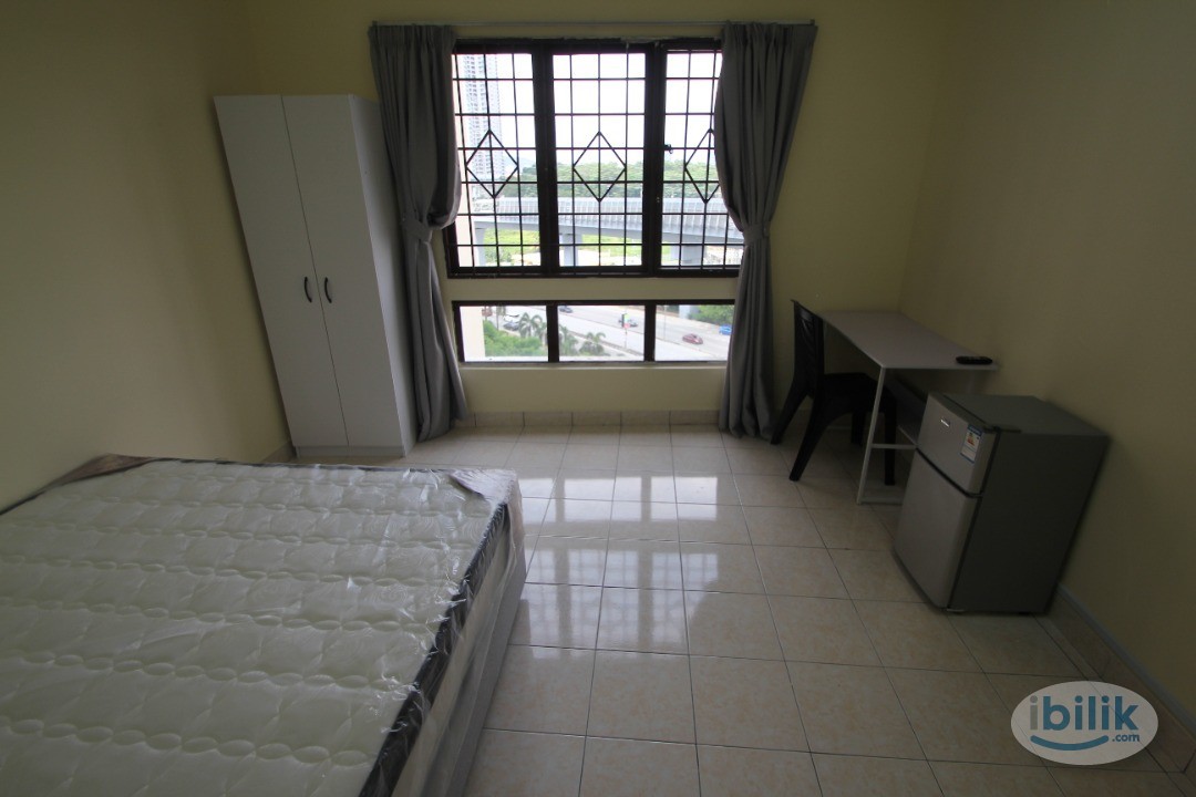 Middle Room(Female unit) at Palm Spring, Kota Damansara`` - Image 2
