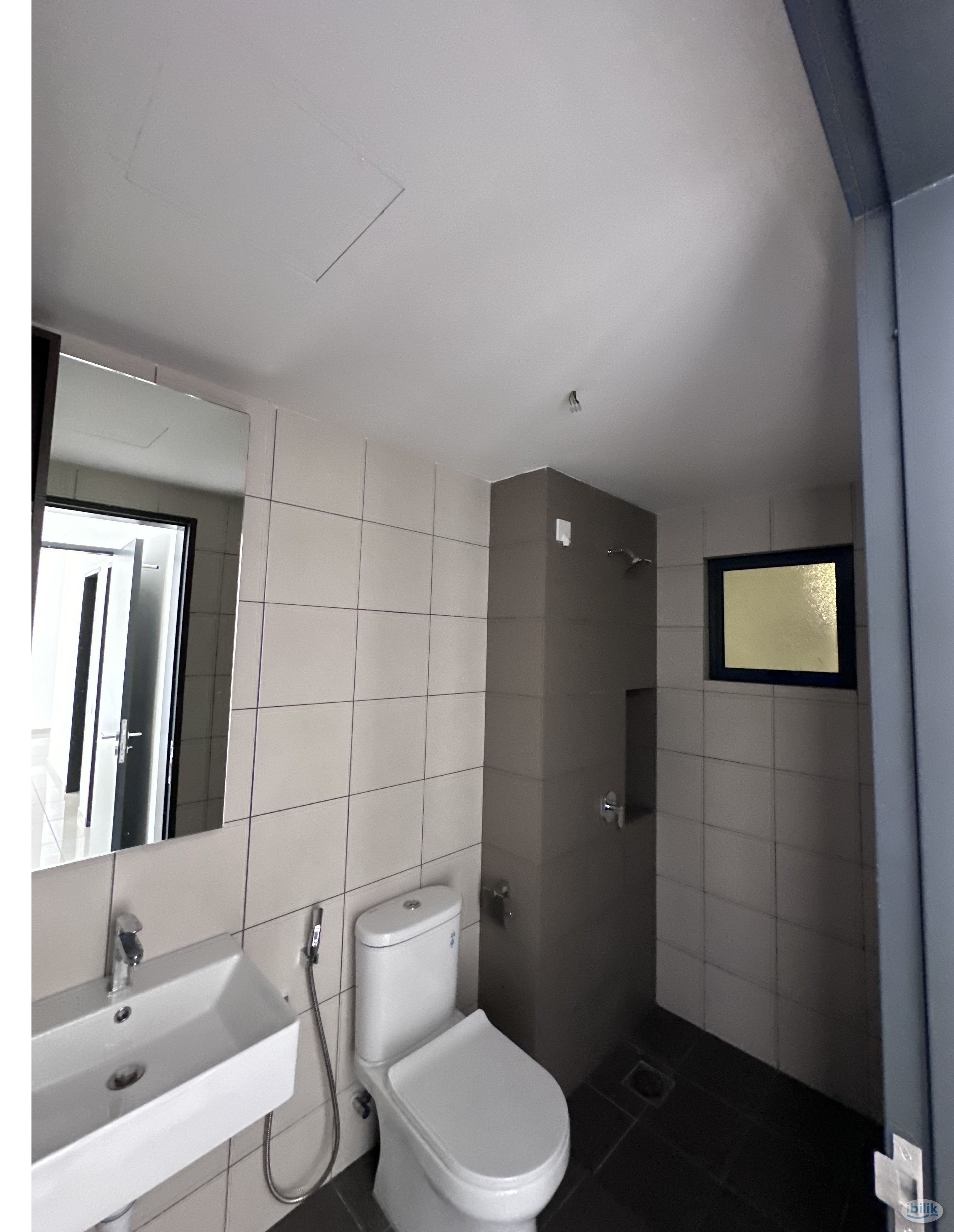 Master Room at Damansara Perdana, Petaling Jaya - Image 4