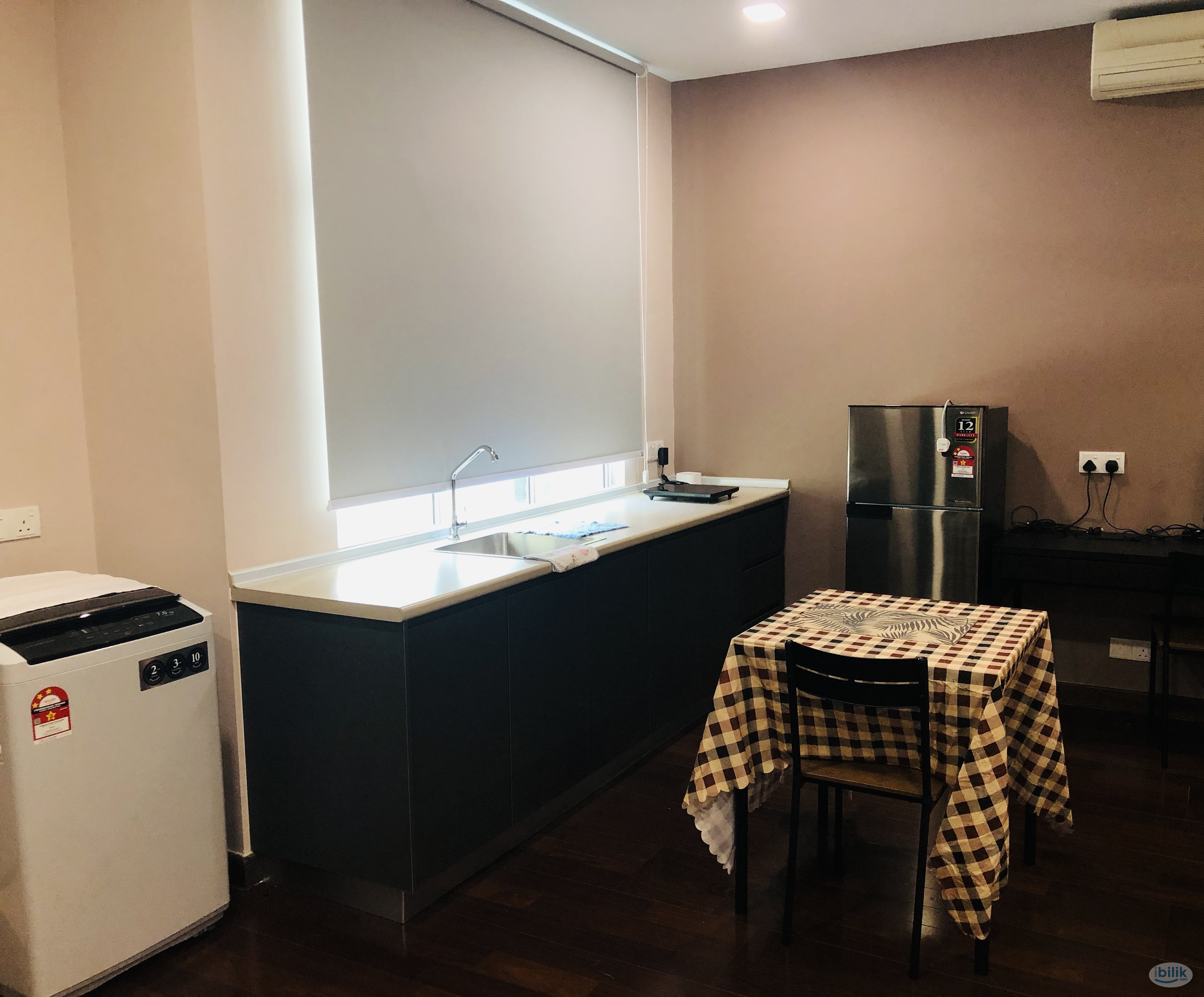 Spacious, fully furnished, private studio room - Image 2