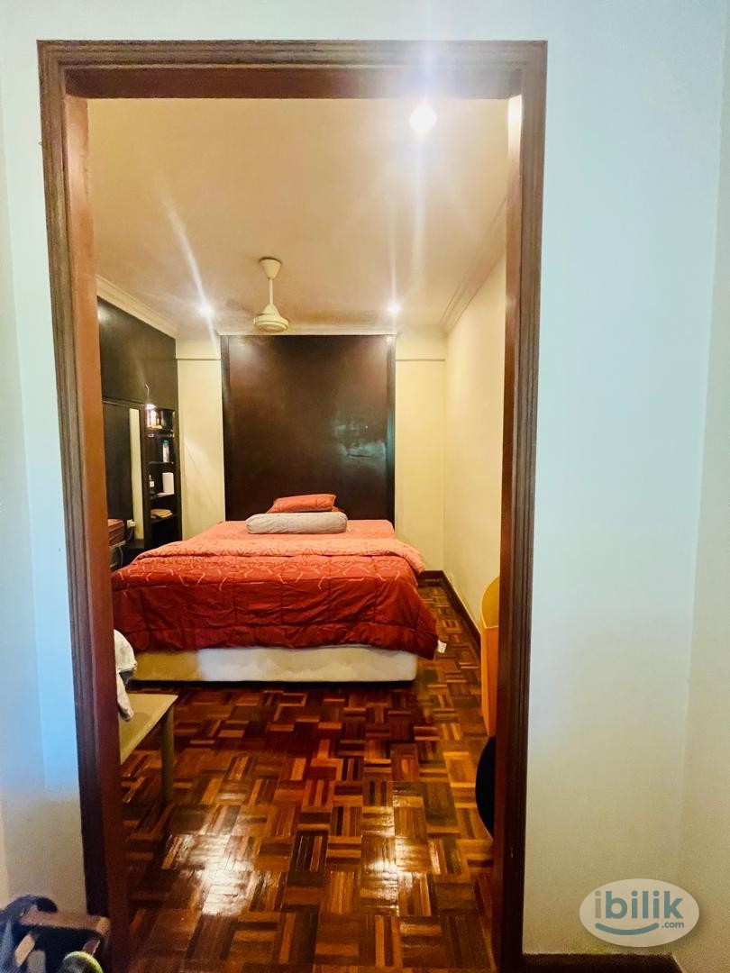 Fully furnished MASTER ROOM with own balcony - Image 3