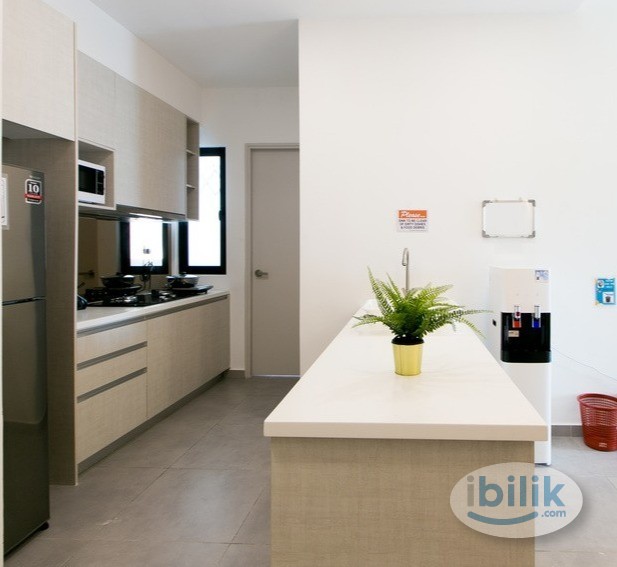 FREE WIFI+UTILITIES, Middle Room at D'Sands Residence, Old Klang Road - Image 5