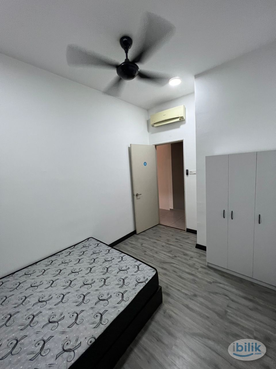FREE WIFI+UTILITIES, Middle Room at D'Sands Residence, Old Klang Road - Image 2