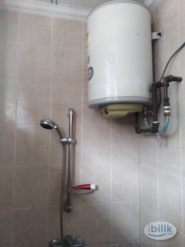 Middle Room at BU6, Bandar Utama - Image 1