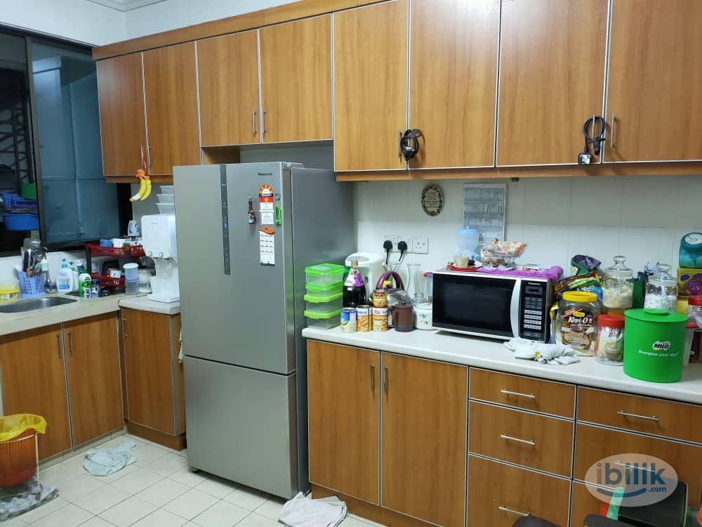 Middle Room at BU6, Bandar Utama - Image 2