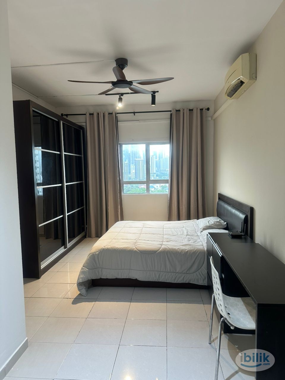 Middle Room at Suria Jelatek Residence, Ampang Hilir - Image 1