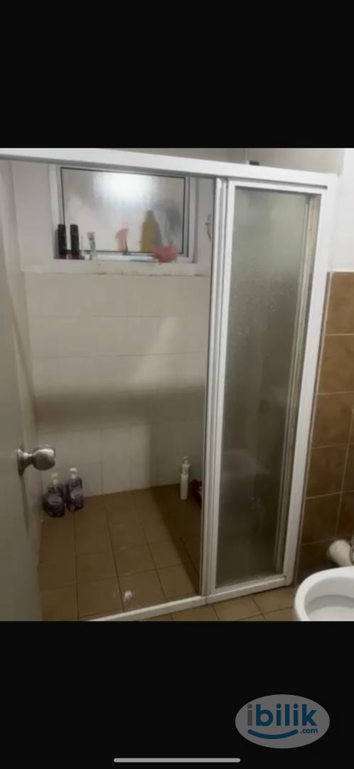 Middle Room at Suria Jelatek Residence, Ampang Hilir - Image 3