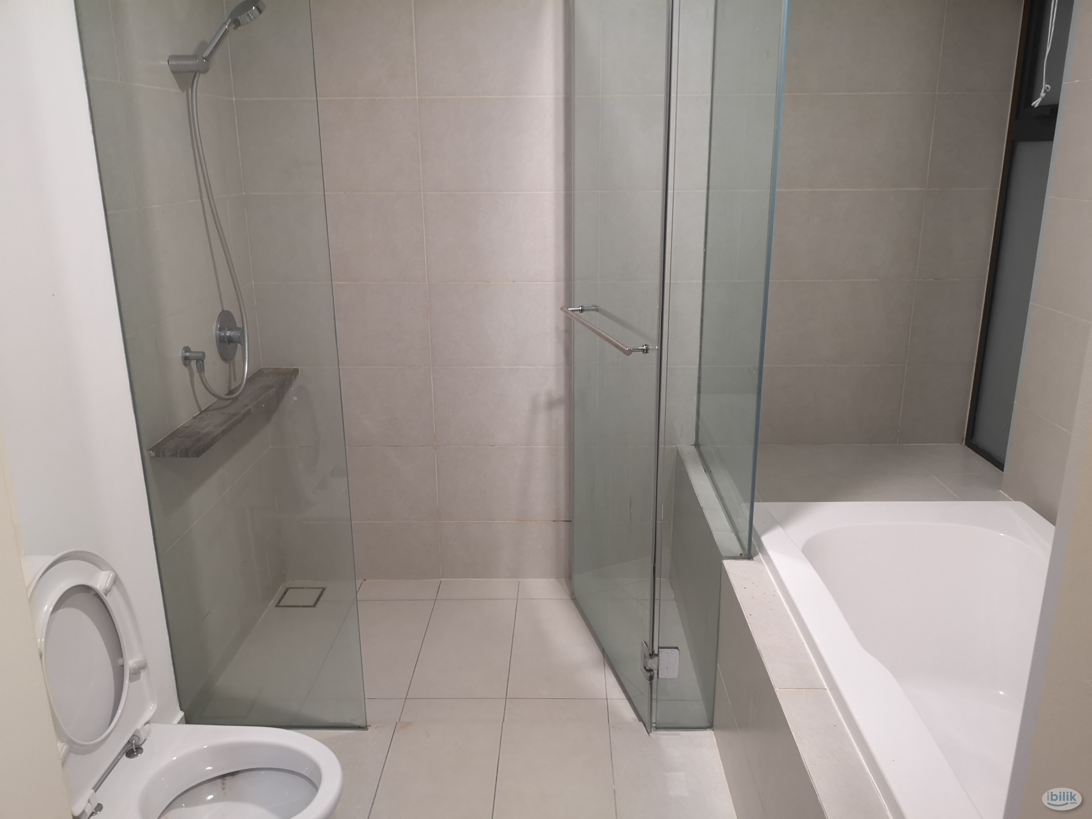 Extra big Master Room at Windows On The Park, Bandar Tun Hussein Onn - Image 3