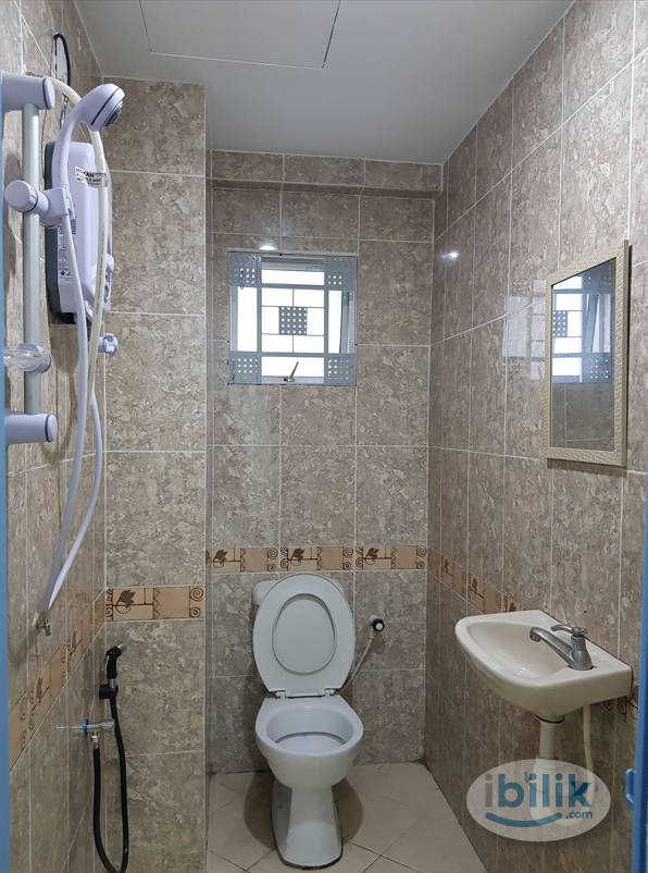 Master Room at Kepong Central Condominium, Kepong - Image 5