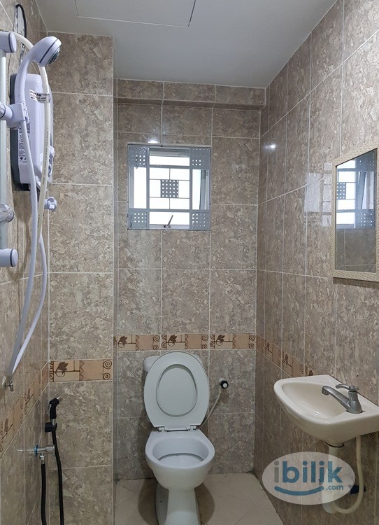 Master Room at Kepong Central Condominium, Kepong - Image 5