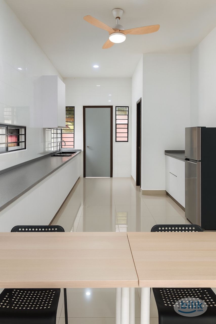 Master room RM950 Private toilet Included water ,electricity ,wifi , Carpark - Image 4