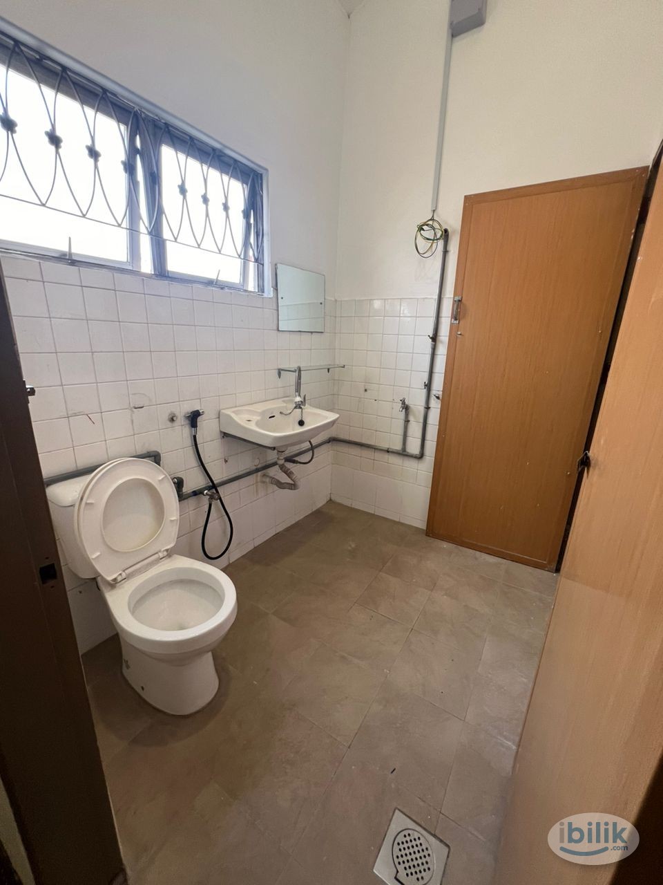 Limited Promo ‼️Newly furbished non sharing single and middle room @ SS2 - Image 4