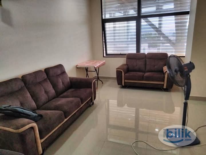 Master Room at Esuite @ Emerald Avenue, Selayang - Image 3