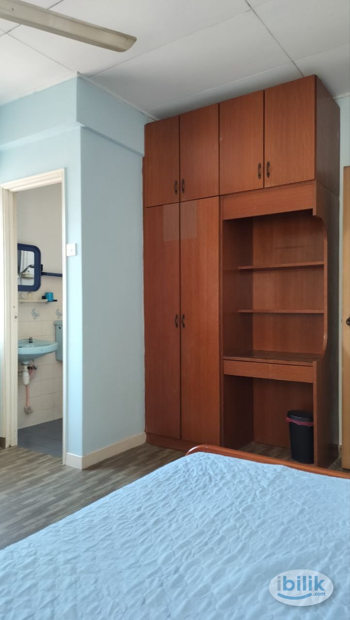 Middle Room at PJS 9, Bandar Sunway - Image 2