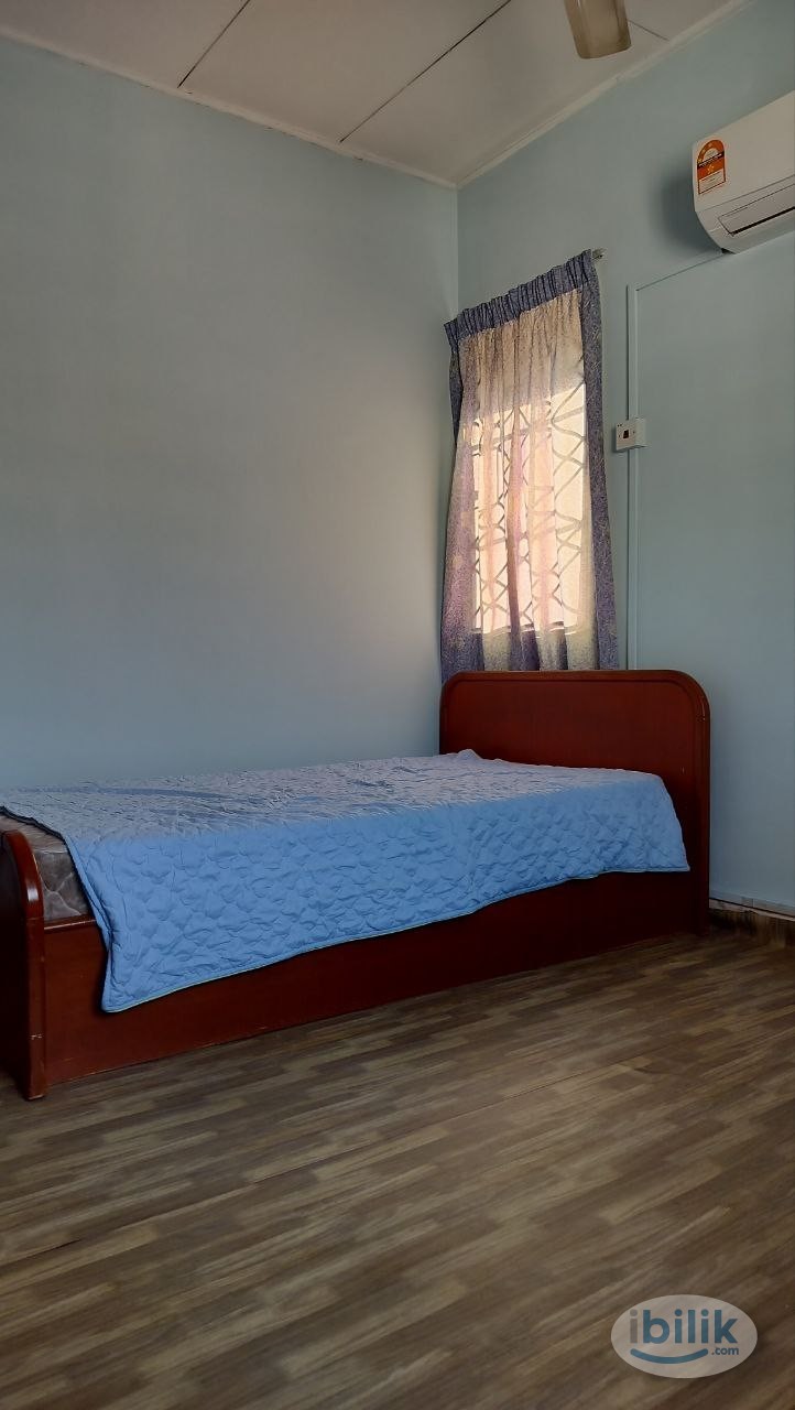 Middle Room at PJS 9, Bandar Sunway - Image 3