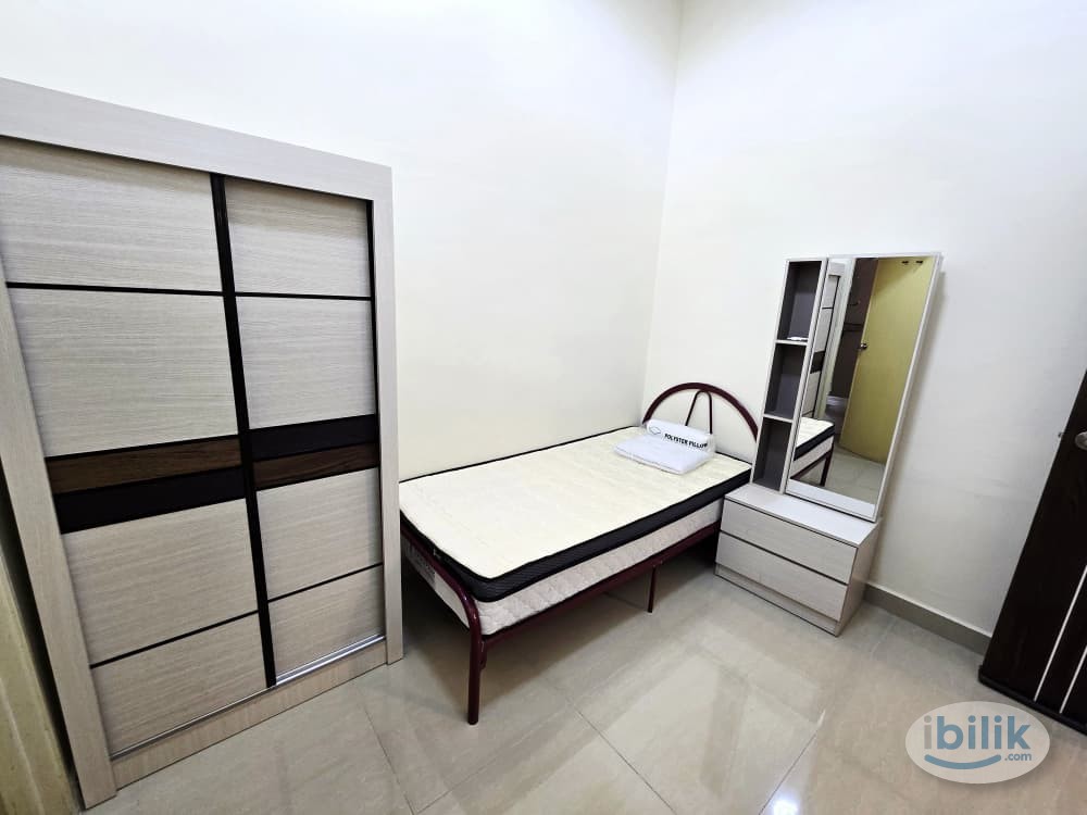 Middle Room with Private Bathroom, Pesona Kemuning, Kemuning Utama, - Image 1