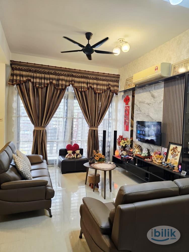 Middle Room with Private Bathroom, Pesona Kemuning, Kemuning Utama, - Image 4