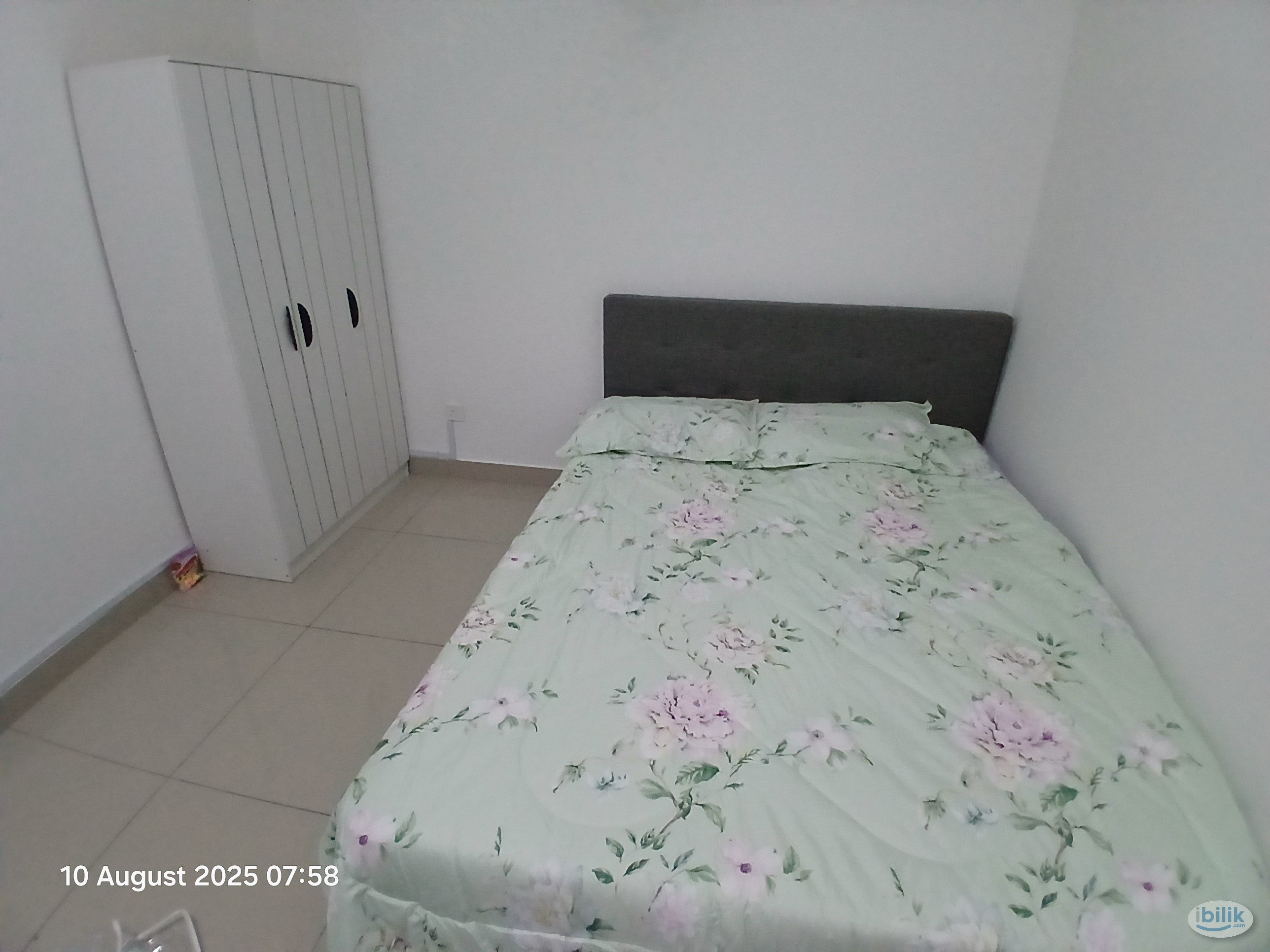 Middle Room at Saville @ D'Lake, Puchong Female Unit (Utility Included) - Image 1