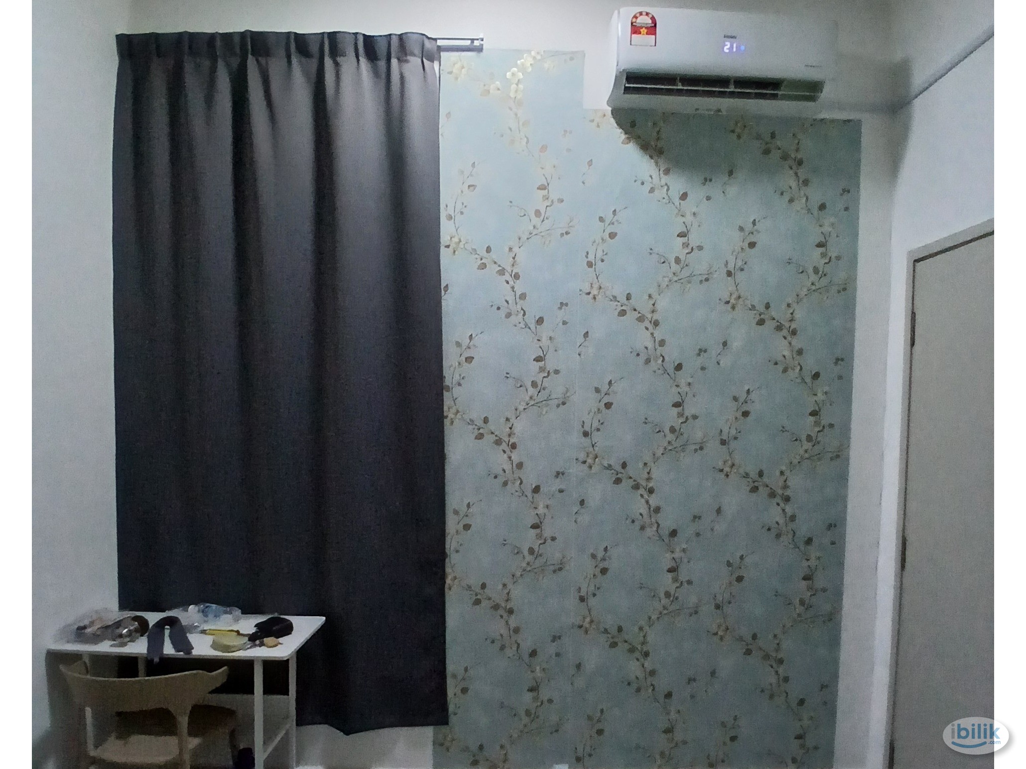 Middle Room at Saville @ D'Lake, Puchong Female Unit (Utility Included) - Image 2