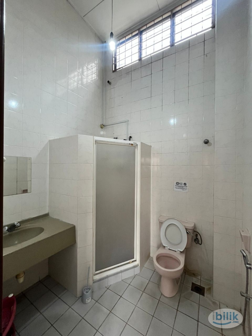 🚩BANDAR UTAMA PETALING JAYA SPACIOUS MASTER ROOM WITH PRIVATE BATHROOM FOR RENT🤩NEARBY ONE UTAMA , AVENUE , CENTRE POINT - Image 5