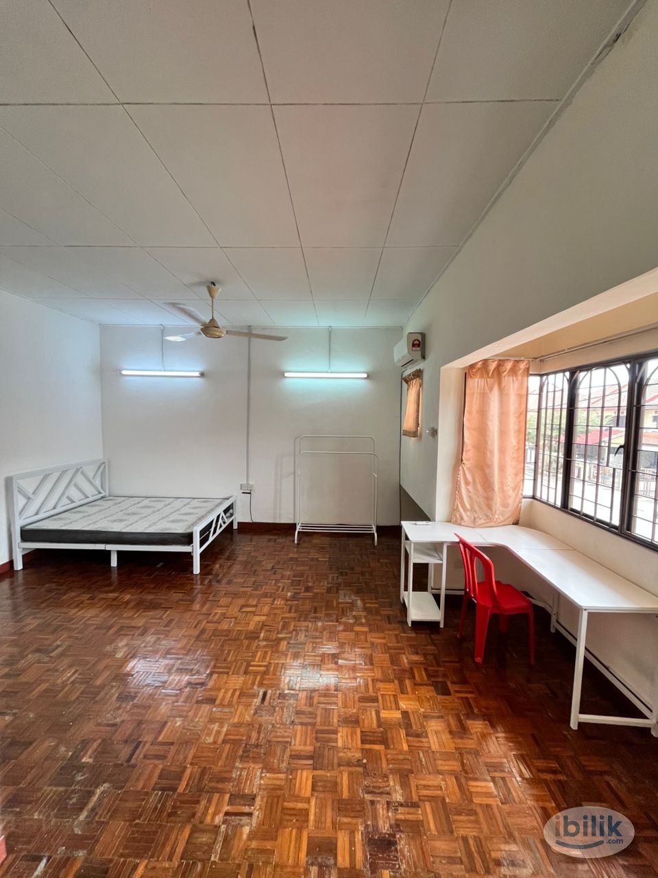 🚩BANDAR UTAMA PETALING JAYA SPACIOUS MASTER ROOM WITH PRIVATE BATHROOM FOR RENT🤩NEARBY ONE UTAMA , AVENUE , CENTRE POINT - Image 1