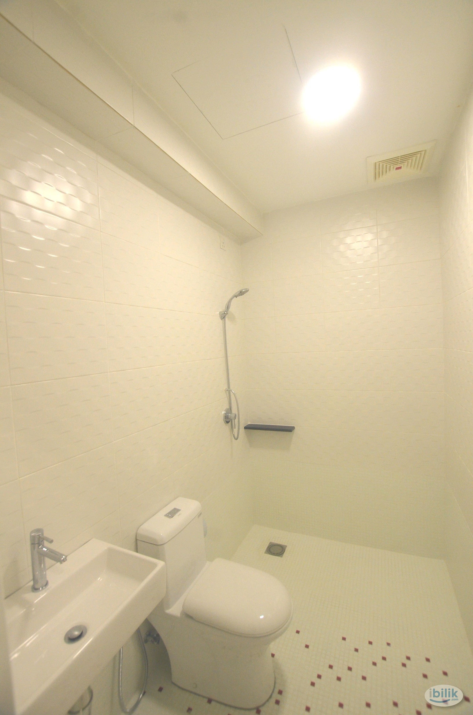 Female Master Room - Elevia Residence @ Border Puchung Perdana & Puchong Utama - Image 1