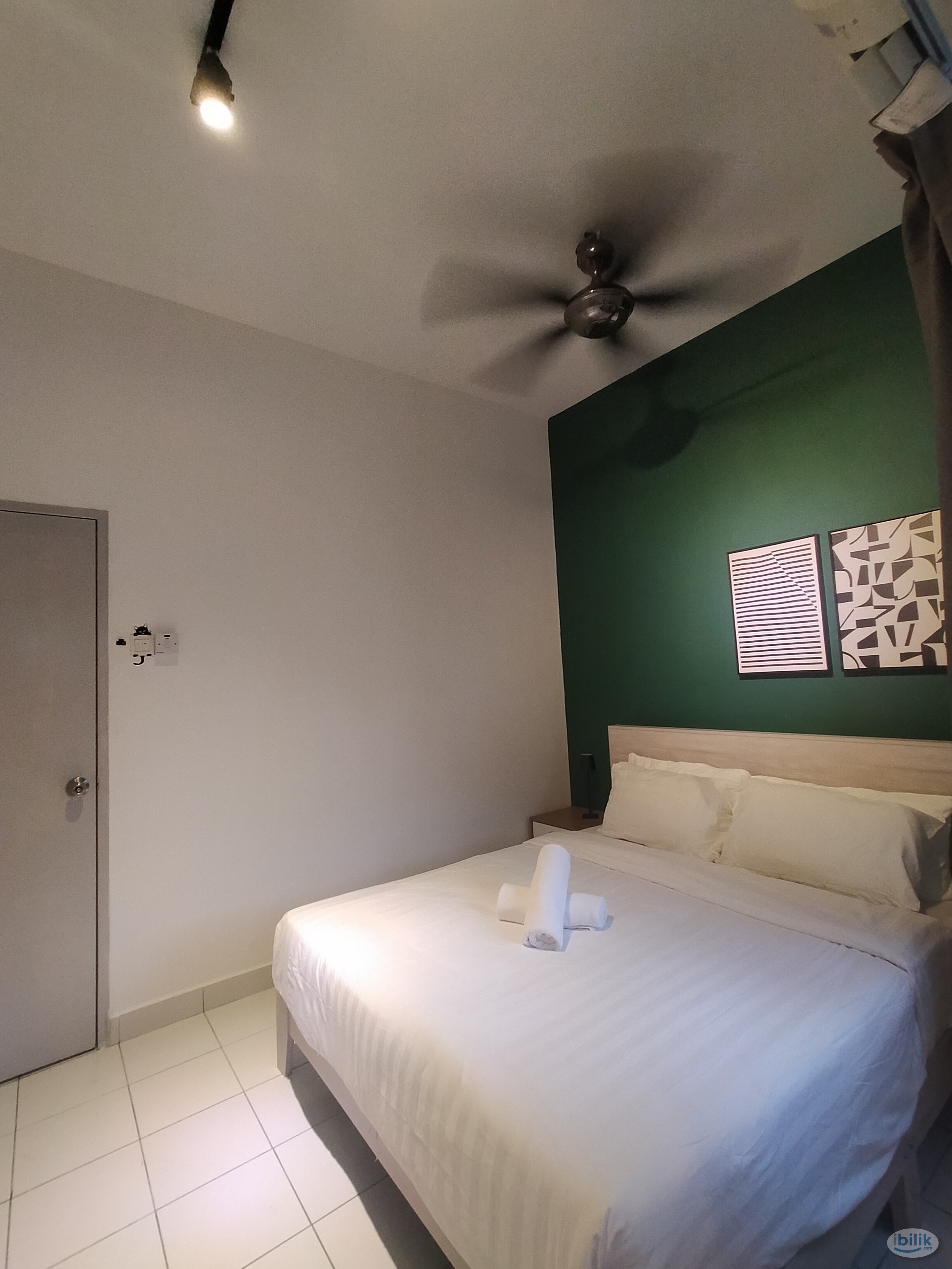 Female 🙋🏻‍♀️💁🏼‍♀️ Medium Room - With Private Bath Room 🛁🚽🚿 - Image 2