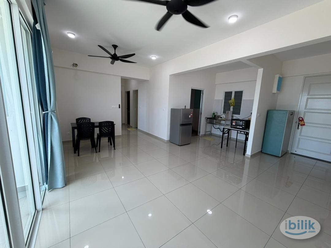 Master Room at Havana Beach Residences, Bayan Lepas - Image 5