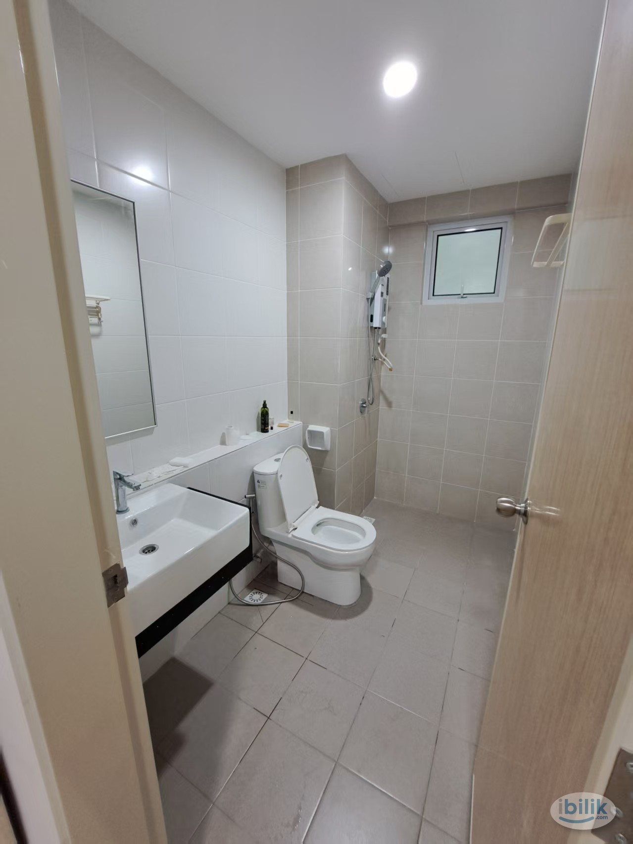 Master Room at Havana Beach Residences, Bayan Lepas - Image 1