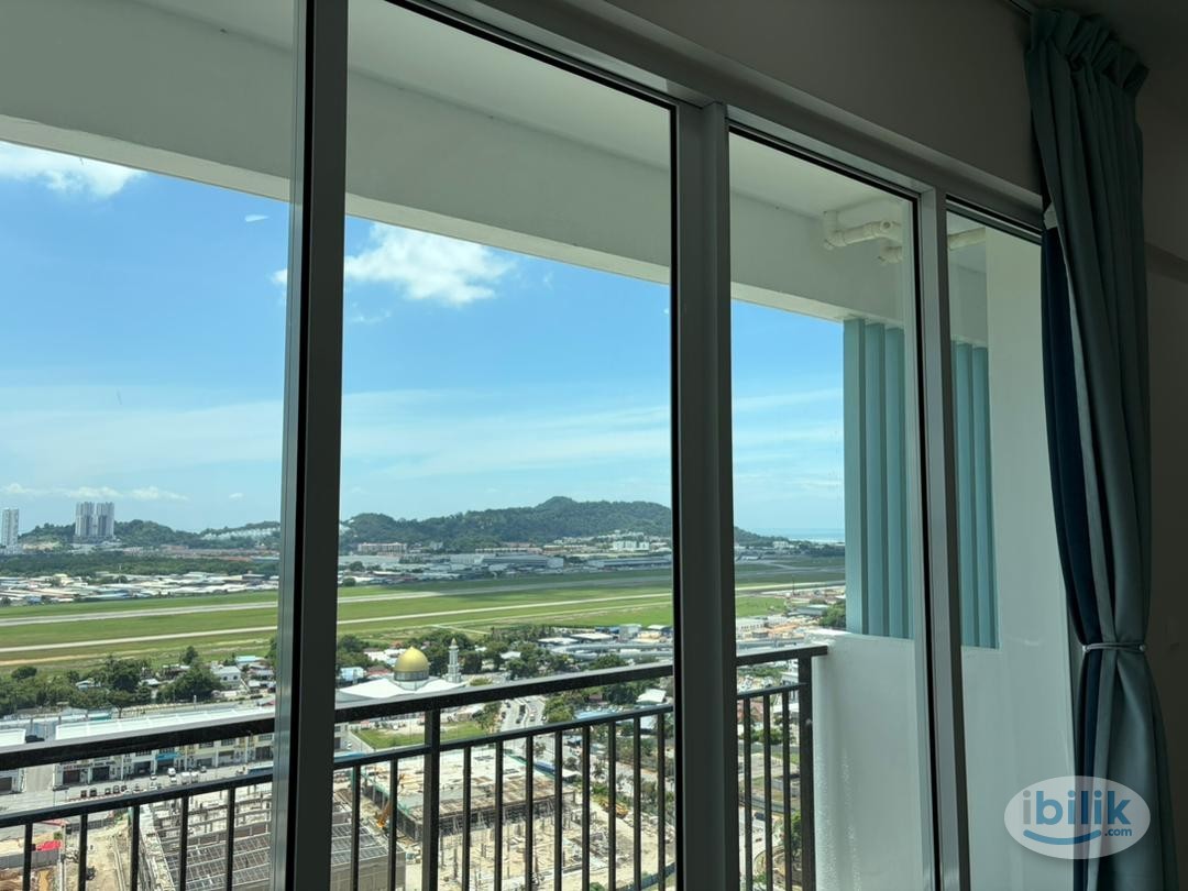 Master Room at Havana Beach Residences, Bayan Lepas - Image 4