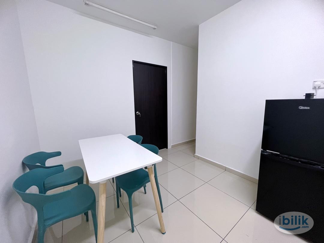 Middle Room at Idaman Selasih, Sungai Ara - Image 1