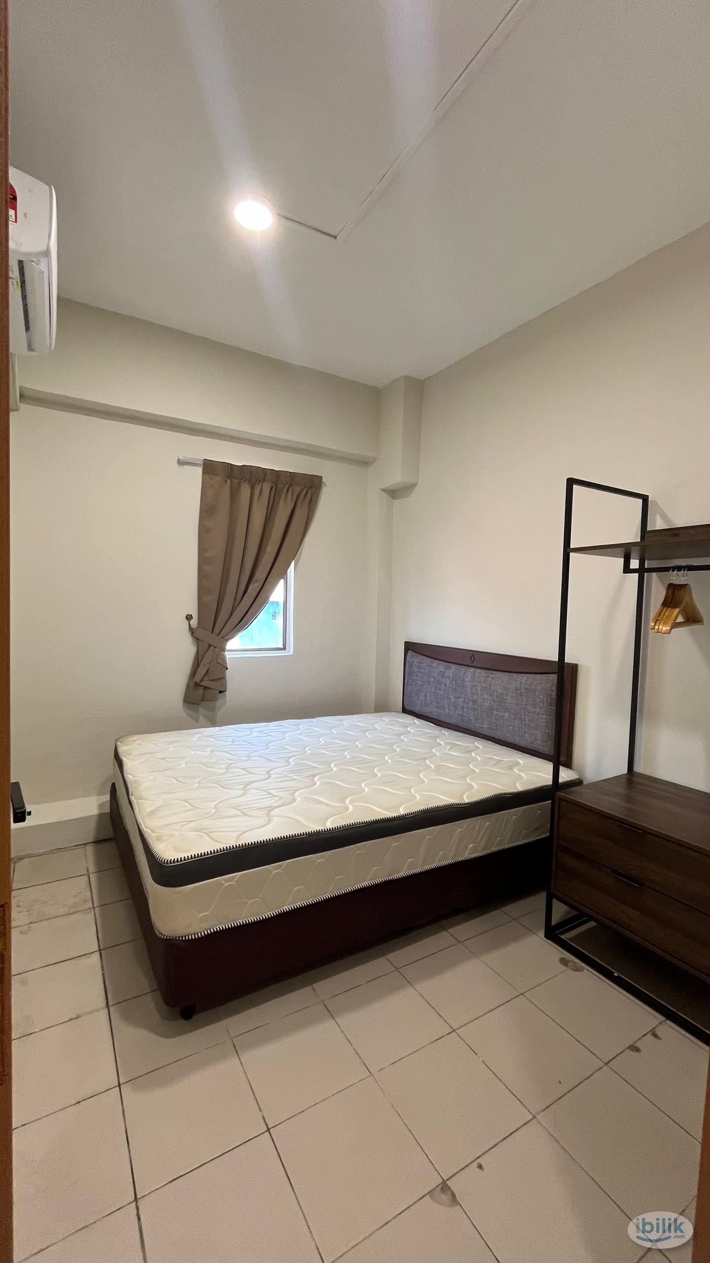 SUPER CONVENIENT ROOM FOR RENT NEAR MASJID JAMEK🔥🤩 COME WITH 0 DEPOSIT, IMMEDIATELY MOVE IN✅ - Image 1