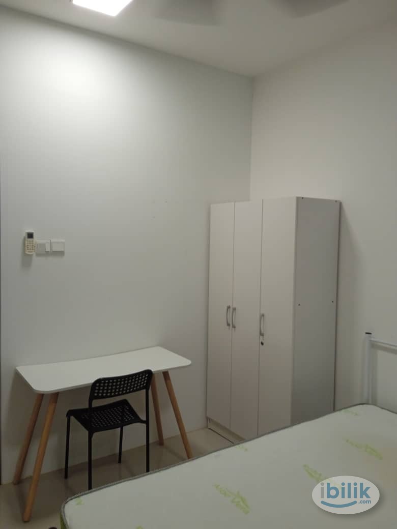 Middle room for rent at United Point Residence - Image 4