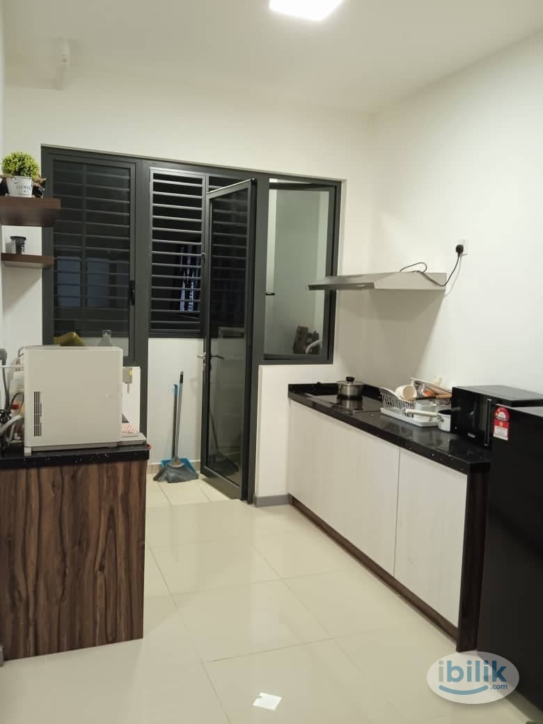 Middle room for rent at United Point Residence - Image 1